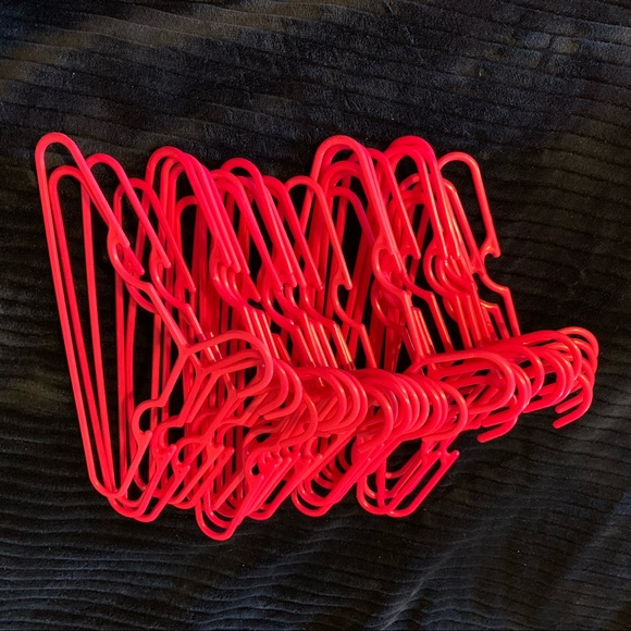 30-pink kid hangers (final)